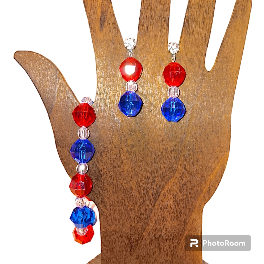 HANDMADE Red, White, & Blue Beaded Patriotic Bracelet & Earrings Jewelry Set